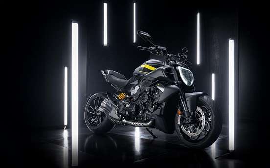 DUCATI-DIAVEL V4-2025