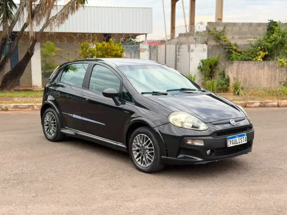 FIAT PUNTO 1.8 BLACKMOTION 16V FLEX 4P AUTOMATIZADO