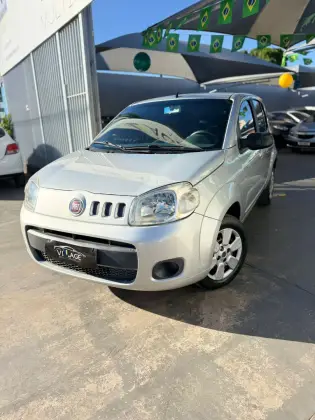 FIAT UNO 1.0 EVO VIVACE 8V FLEX 4P MANUAL FIAT UNO 1.0 EVO VIVACE 8V FLEX 4P MANUAL