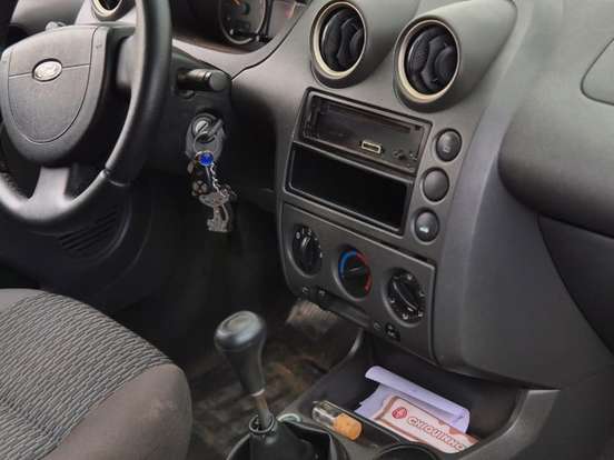 FORD-FIESTA-1.0 MPI SUPERCHARGER 8V GASOLINA 4P MANUAL FORD-FIESTA-2005