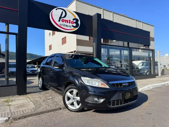 FORD FOCUS 1.6 GL 16V FLEX 4P MANUAL FORD FOCUS 1.6 GL 16V FLEX 4P MANUAL