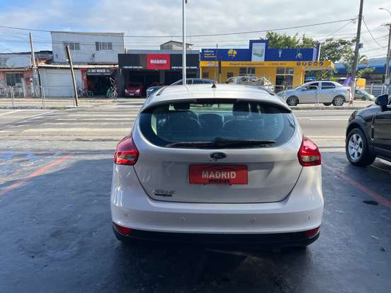 FORD-FOCUS-2015
