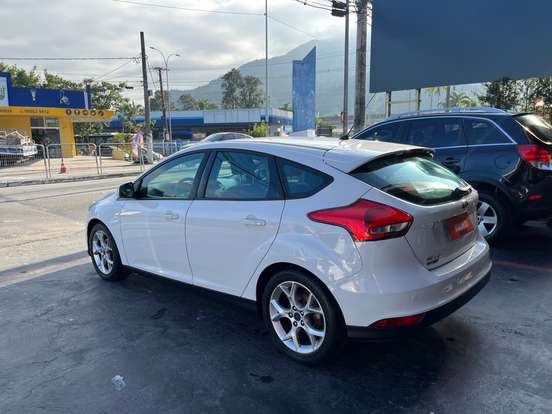 FORD-FOCUS-2015