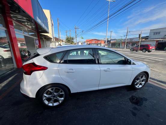 FORD-FOCUS-1.6 SE 16V FLEX 4P POWERSHIFT FORD-FOCUS-2015