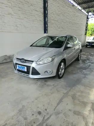 FORD FOCUS 2.0 SE PLUS SEDAN 16V FLEX 4P AUTOMÁTICO