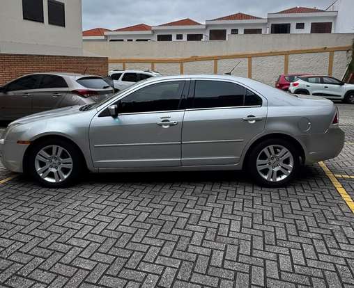 FORD-FUSION-2008