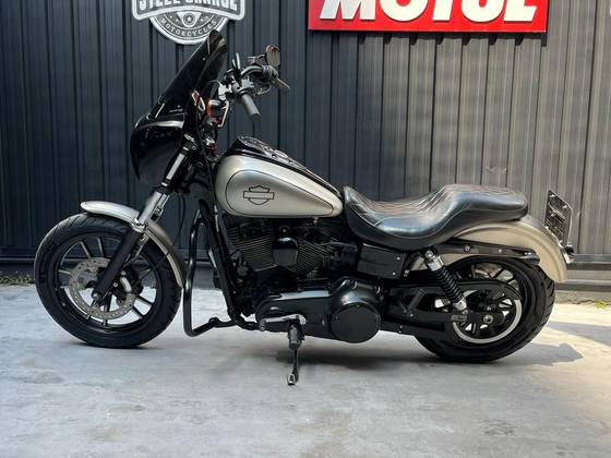 HARLEY-DAVIDSON DYNA SUPER GLIDE 