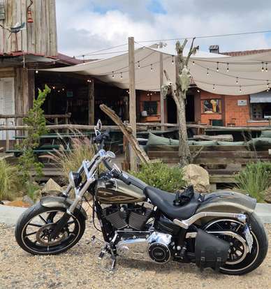 HARLEY-DAVIDSON-SOFTAIL BREAKOUT-2015