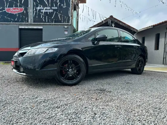 HONDA CIVIC 1.8 LXS 16V GASOLINA 4P AUTOMÁTICO
