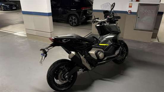 HONDA-X-ADV-2024