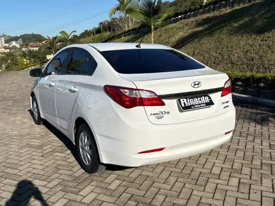 HYUNDAI-HB20S-1.6 COMFORT PLUS 16V FLEX 4P AUTOMÁTICO HYUNDAI-HB20S-2013