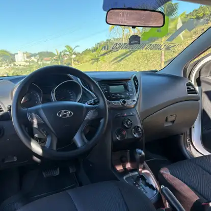 HYUNDAI-HB20S-2013
