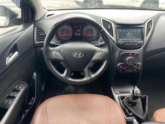 HYUNDAI-HB20X-2018