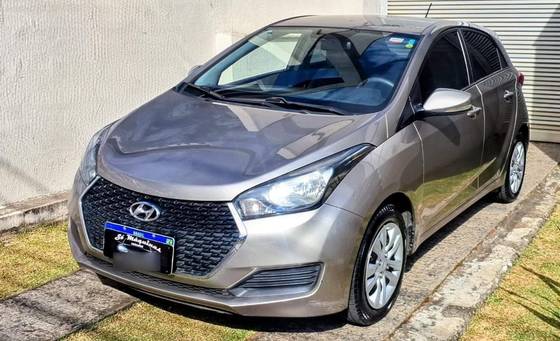 HYUNDAI HB20 1.0 COMFORT PLUS 12V FLEX 4P MANUAL
