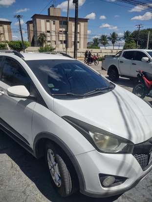 HYUNDAI-HB20X-2014