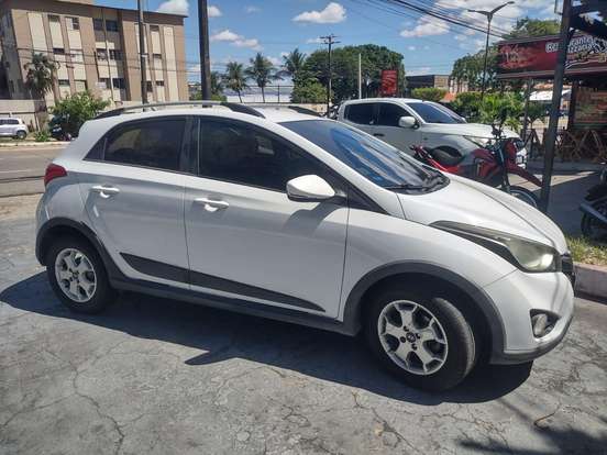 HYUNDAI-HB20X-1.6 16V STYLE FLEX 4P AUTOMÁTICO HYUNDAI-HB20X-2014
