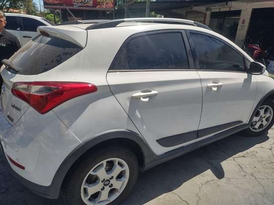 HYUNDAI-HB20X-1.6 16V STYLE FLEX 4P AUTOMÁTICO HYUNDAI-HB20X-2014