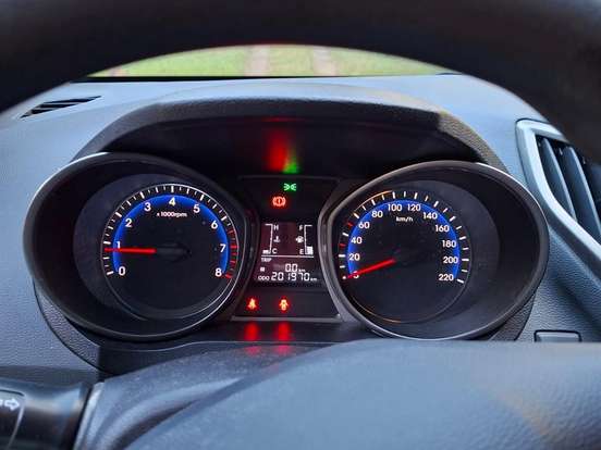 HYUNDAI-HB20S-1.6 COMFORT PLUS 16V FLEX 4P MANUAL HYUNDAI-HB20S-2016