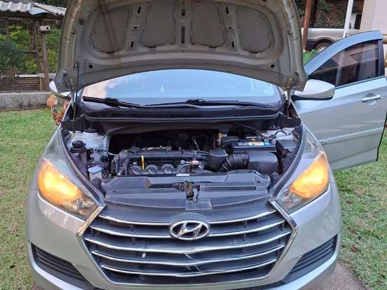 HYUNDAI-HB20S-1.6 COMFORT PLUS 16V FLEX 4P MANUAL HYUNDAI-HB20S-2016