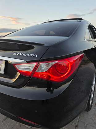 HYUNDAI-SONATA-2011