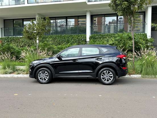 HYUNDAI-TUCSON-2021