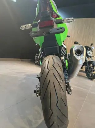 KAWASAKI-NINJA ZX-4RR-2025