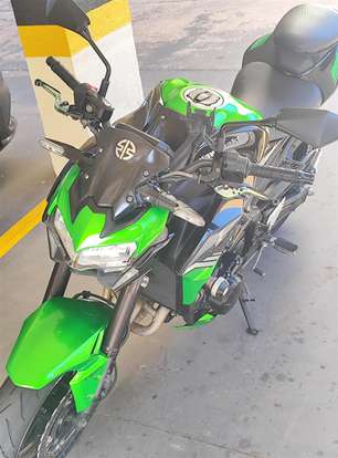 KAWASAKI-Z900-2021