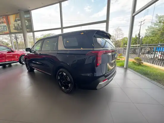 KIA-CARNIVAL-2024