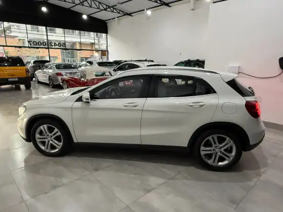 MERCEDES-BENZ-GLA 200-1.6 CGI STYLE 16V TURBO FLEX 4P AUTOMÁTICO MERCEDES-BENZ-GLA 200-2017
