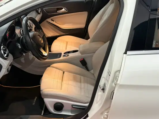 MERCEDES-BENZ-GLA 200-1.6 CGI STYLE 16V TURBO FLEX 4P AUTOMÁTICO MERCEDES-BENZ-GLA 200-2017