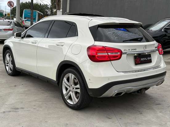 MERCEDES-BENZ-GLA 200-1.6 CGI VISION 16V TURBO FLEX 4P AUTOMÁTICO MERCEDES-BENZ-GLA 200-2015