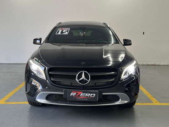 MERCEDES-BENZ-GLA 200-2015