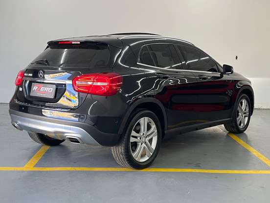 MERCEDES-BENZ-GLA 200-1.6 CGI VISION BLACK EDITION 16V TURBO GASOLINA 4P AUTOMÁTICO MERCEDES-BENZ-GLA 200-2015