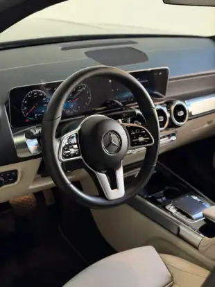 MERCEDES-BENZ-GLB 200-2020