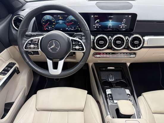 MERCEDES-BENZ-GLB 200-2020