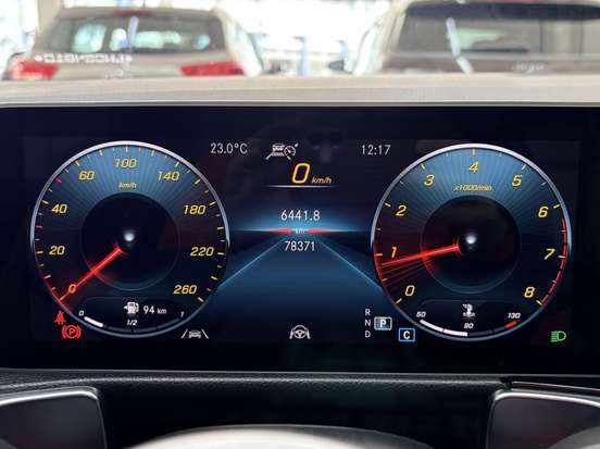 MERCEDES-BENZ-GLB 200-2020