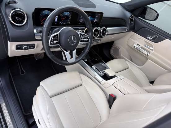 MERCEDES-BENZ-GLB 200-2020