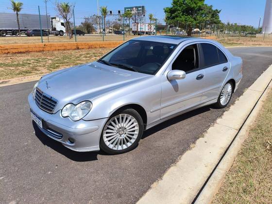 MERCEDES-BENZ C 180 K 1.8 CLASSIC KOMPRESSOR 16V 143 CV GASOLINA 4P AUTOMÁTICO