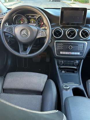 MERCEDES-BENZ-CLA 180-2017