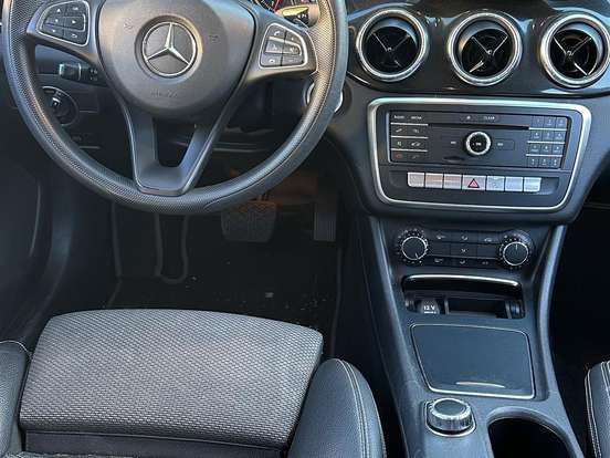 MERCEDES-BENZ-CLA 180-1.6 CGI GASOLINA 7G-DCT MERCEDES-BENZ-CLA 180-2017