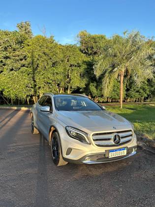 MERCEDES-BENZ GLA 200 1.6 CGI ENDURO 16V TURBO FLEX 4P AUTOMÁTICO