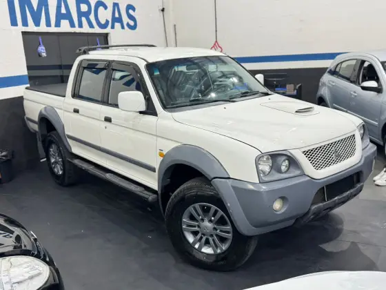 MITSUBISHI L200 2.5 GLS 4X4 CD 8V TURBO DIESEL 4P MANUAL MITSUBISHI L200 2.5 GLS 4X4 CD 8V TURBO DIESEL 4P MANUAL
