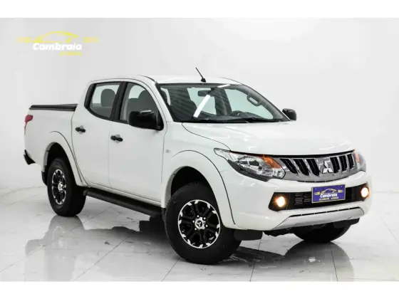 MITSUBISHI L200 TRITON 2.4 16V TURBO DIESEL SPORT GLS CD 4P 4X4 AUTOMÁTICO MITSUBISHI L200 TRITON 2.4 16V TURBO DIESEL SPORT GLS CD 4P 4X4 AUTOMÁTICO