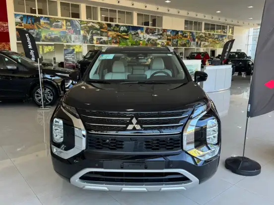 MITSUBISHI-OUTLANDER-2025
