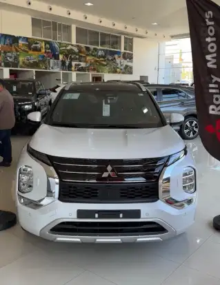 MITSUBISHI-OUTLANDER-2025