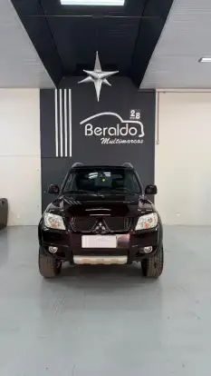 MITSUBISHI-PAJERO-2011