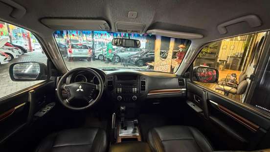 MITSUBISHI-PAJERO-2007