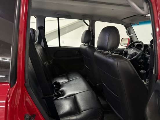 MITSUBISHI-PAJERO TR4-2.0 4X2 16V 140CV FLEX 4P AUTOMÁTICO MITSUBISHI-PAJERO TR4-2013