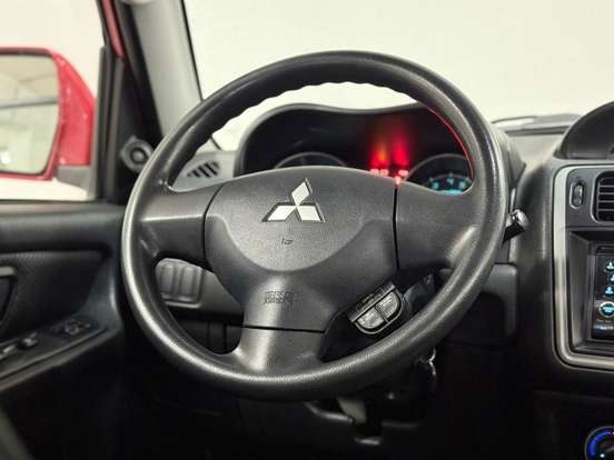 MITSUBISHI-PAJERO TR4-2013