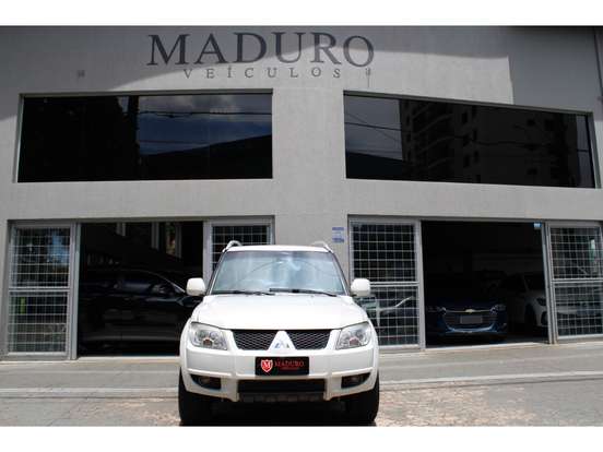 MITSUBISHI-PAJERO TR4-2.0 4X2 16V 140CV FLEX 4P MANUAL MITSUBISHI-PAJERO TR4-2013